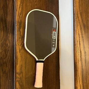 Authentic JOOLA Ben John Perseus Pro 4 IV 14MM Pickleball Paddle Light used